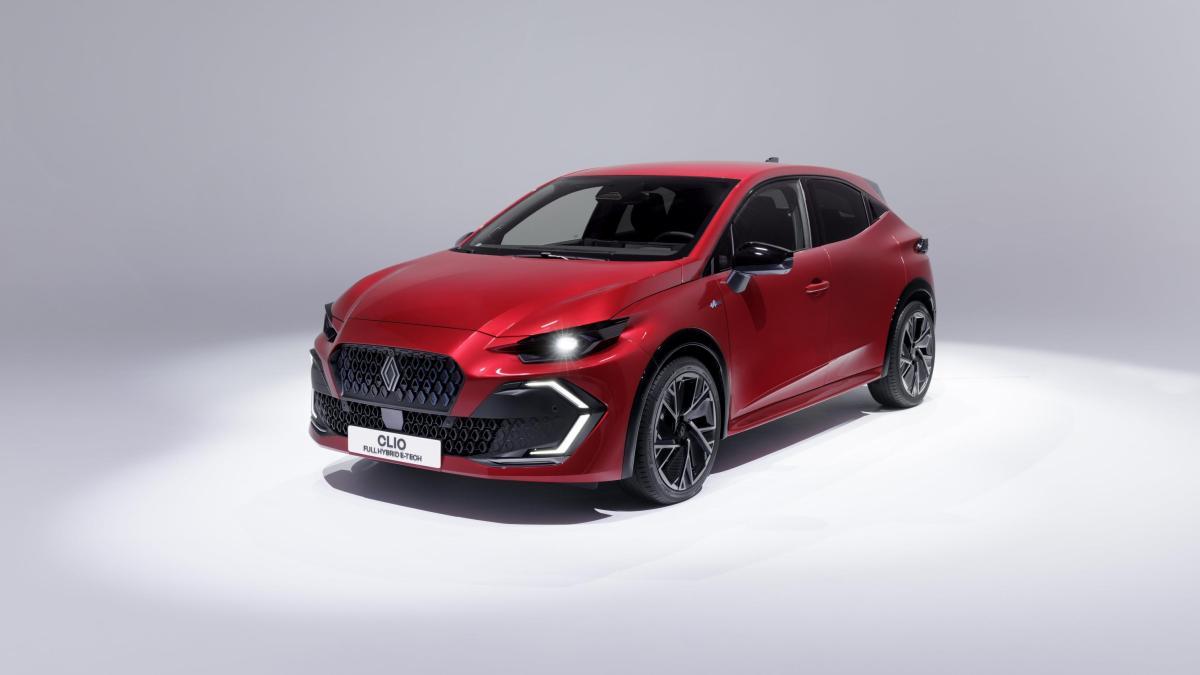 New Renault Clio Dimensions engines hybrids and liquefy 
