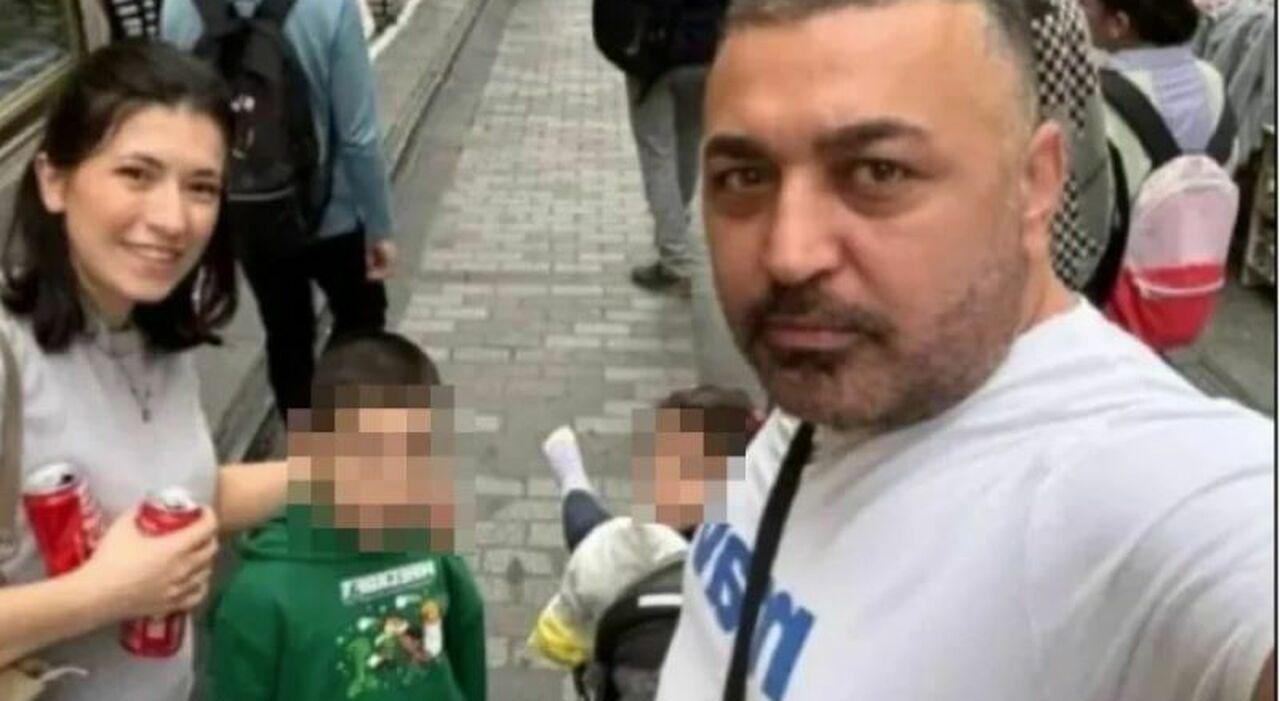 Non a Istanbul, il padre è ancora morto: è lultimo sopravvissuto della famiglia biologica.Undici hanno risposto