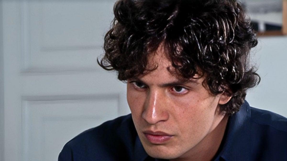 Un Posto al Sole, anteprima 25 novembre: Gennaro Gagliotti va allangolo, Alice vuole riavvicinarsi a Vinicio