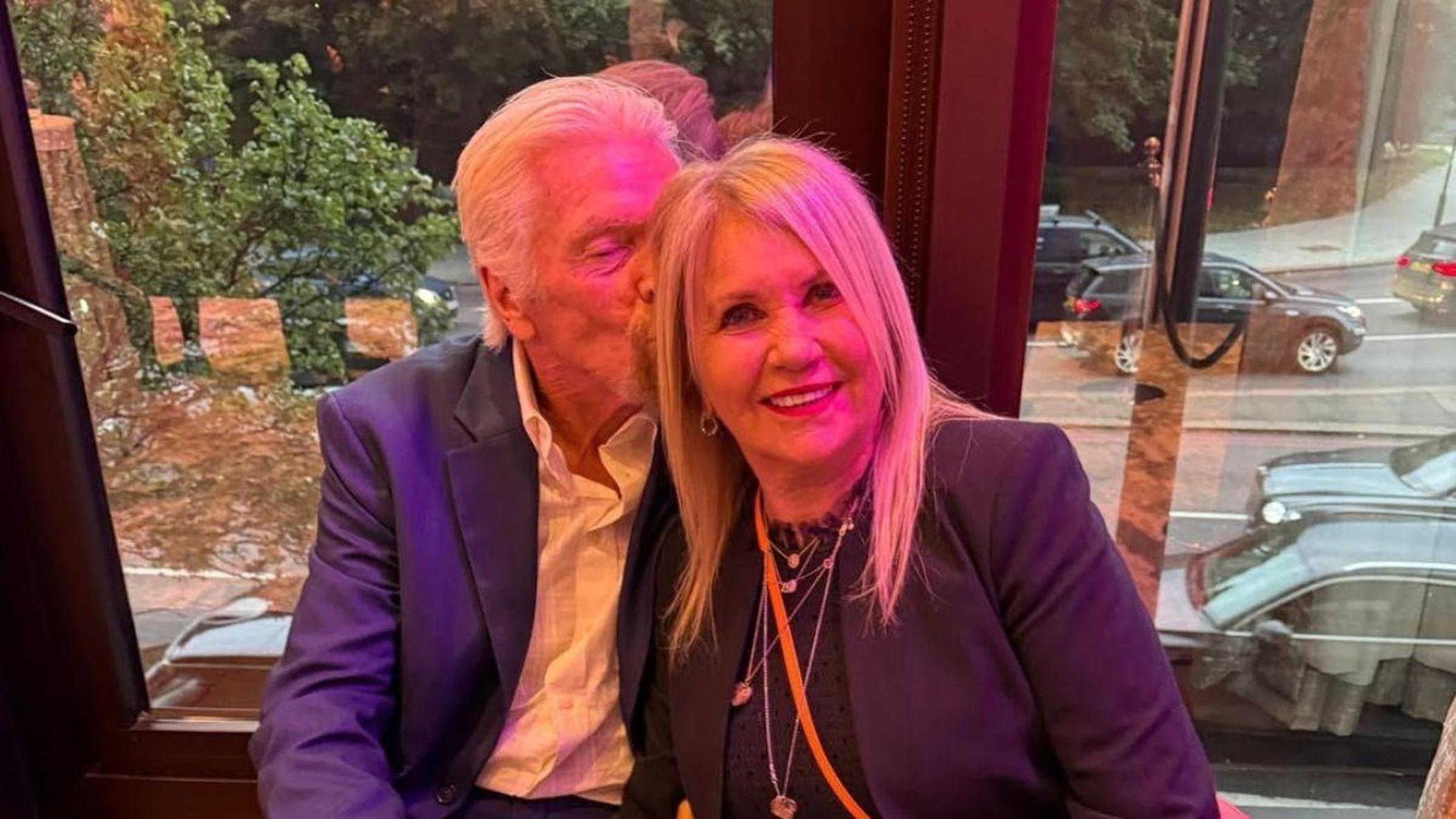 Richard Branson dice addio a sua moglie: Joan è stata la mia amica più semplice e migliore. Ti amerò per sempre -