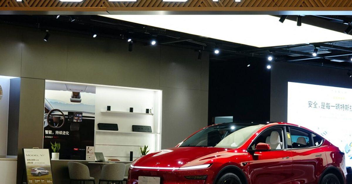 Le porte si chiudono in caso di incidente, uno studio americano sulle auto Tesla