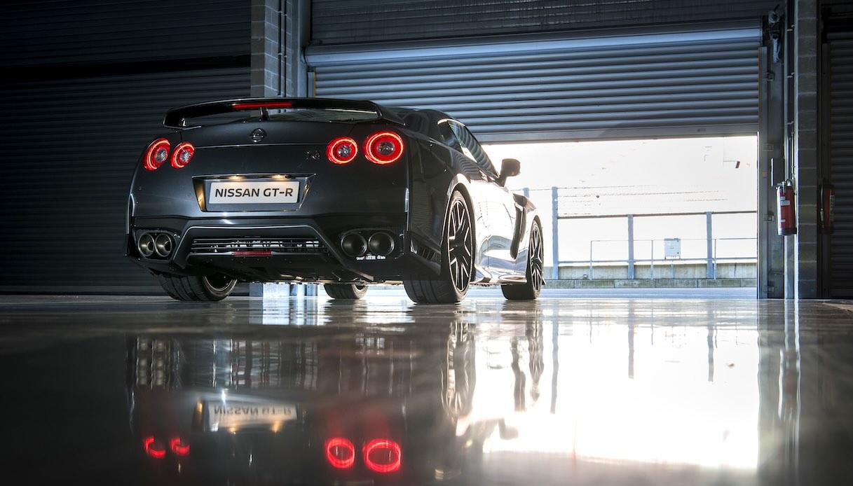 Ultimo Nissan GT-R 35: Supercar Birth Legend Fare