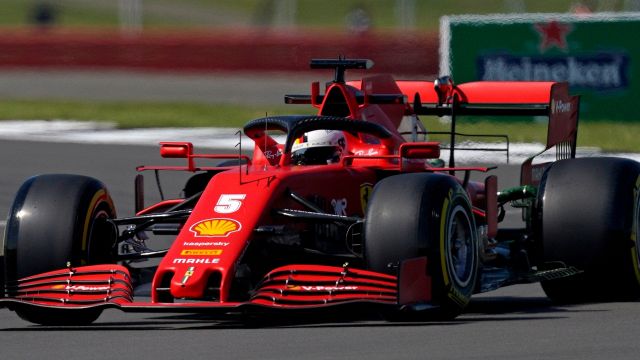 F1, prima prova libera Silverstone: Vettel scende, Verstappen al comando