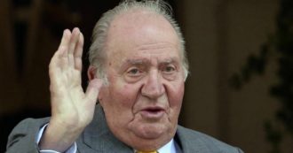 Il re Juan Carlos abbandona la Spagna e si trasferisce all'estero dopo indagini di evasione